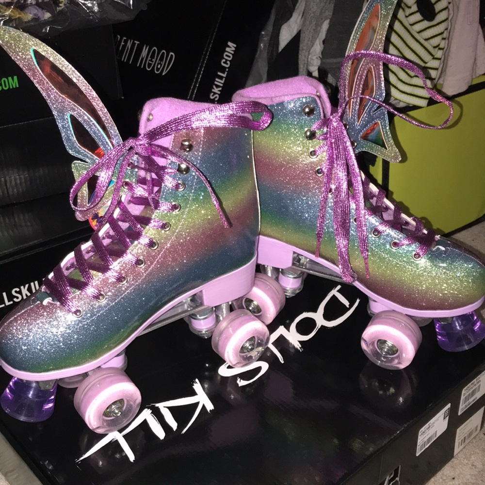 🦋🆕Dolls Kill x Winx Club LIGHT UP!”Fly To Freedom”Quad Roller Skates!BNIB🛼🦋 - Picture 9 of 17